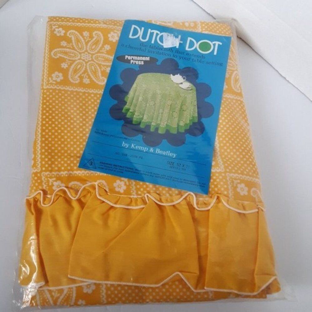 Vintage Tablecloth 52 x 70 Yellow Circles 6 Seats